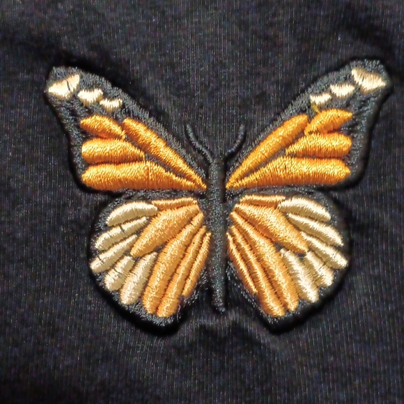 SOLD Black Monarch Butterfly 🦋 Crop Top Sz L - Picture 2 of 6